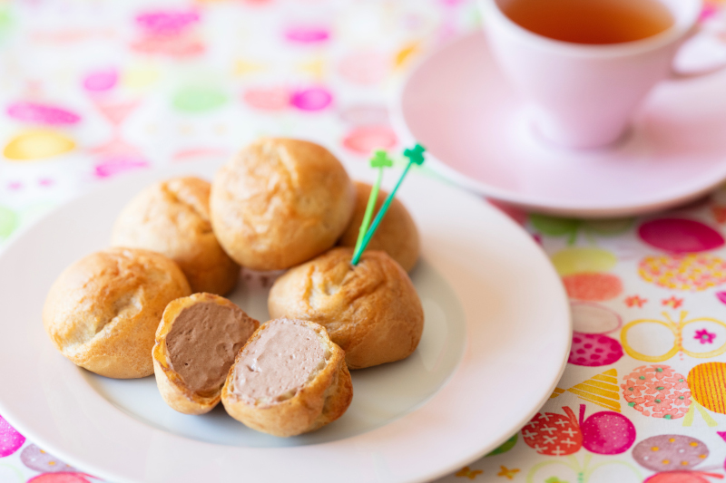 チョコレートシュークリーム